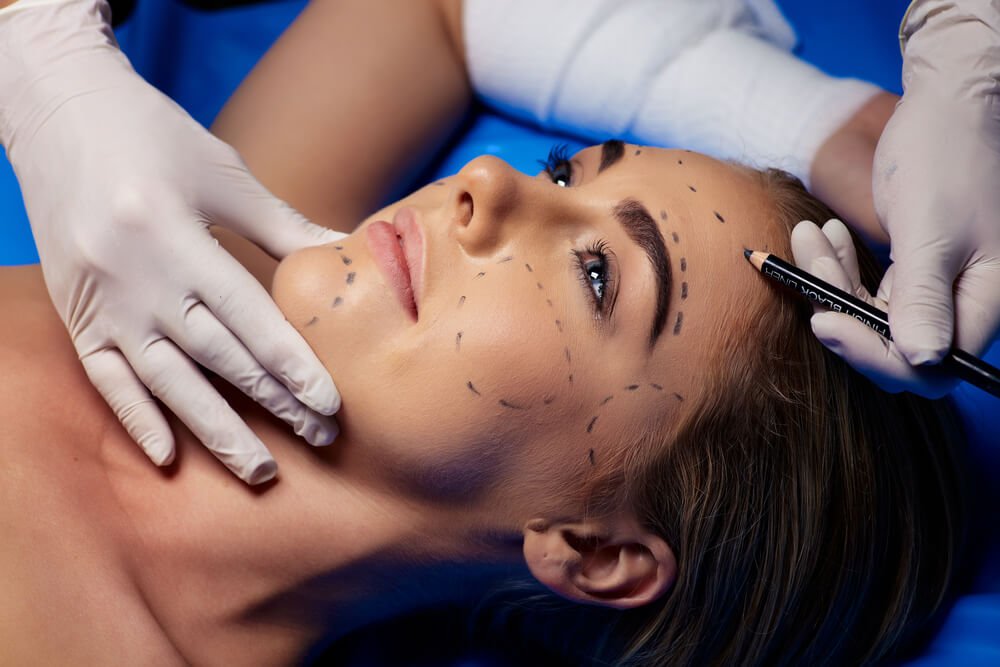 Cosmetic Surgery vs Plastic Surgery: What Are the Differences?